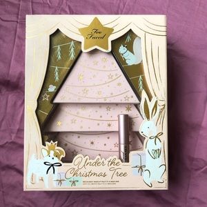 UD limited edition Under Christmas Tree Palette